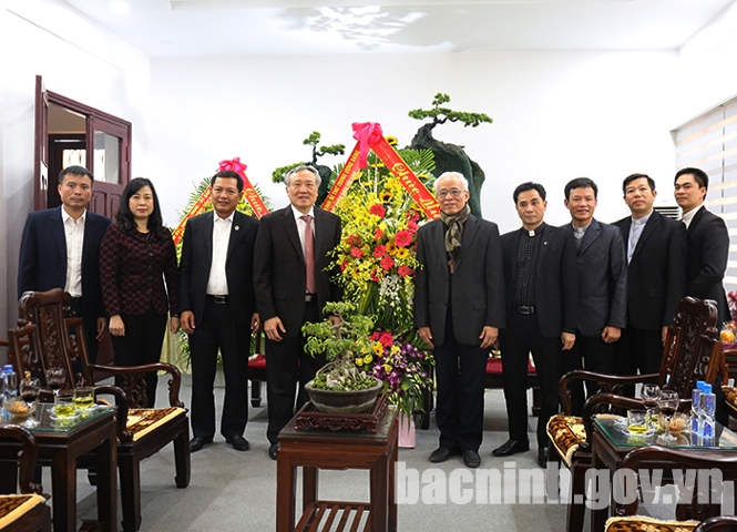 Chánh án Tòa án nhân dân Tối cao chúc mừng Tòa Giám mục Bắc Ninh