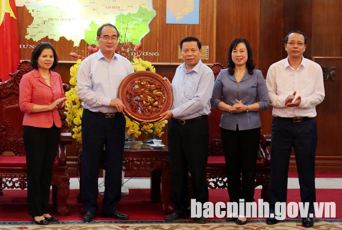 Đồng chí Nguyễn Thiện Nhân thăm và làm việc tại Bắc Ninh
