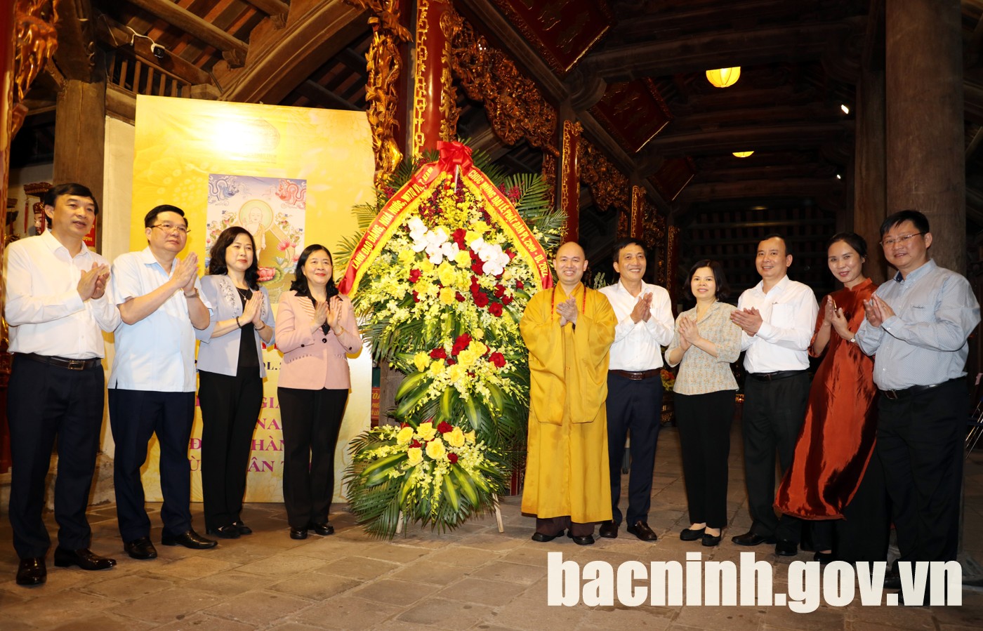 Trưởng Ban Dân vận Trung ương thăm, chúc mừng Đại lễ Phật đản tại Bắc Ninh