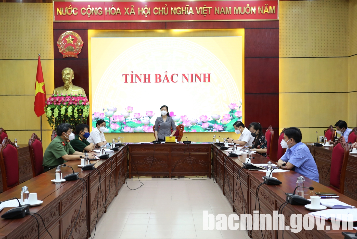 Bắc Ninh đề xuất áp dụng biện pháp bố trí chỗ ăn, ở tạm cho người lao động trong khu vực nhà máy để duy trì sản xuất