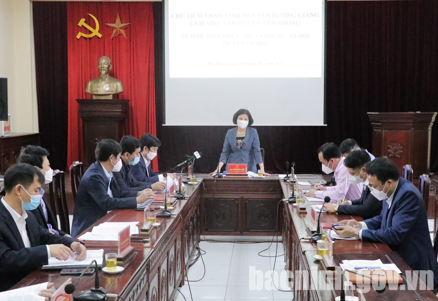 Chủ tịch UBND tỉnh làm việc tại huyện Yên Phong