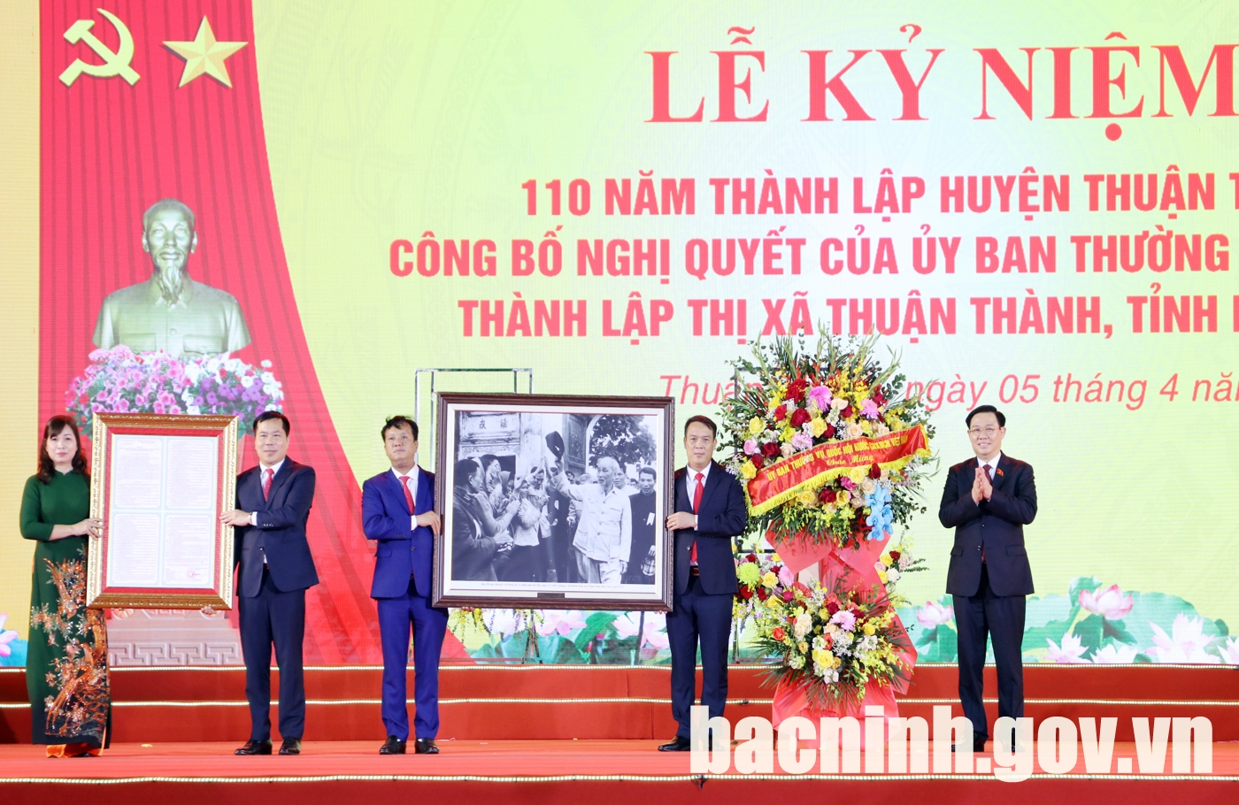 Lễ công bố thành lập thị xã Thuận Thành