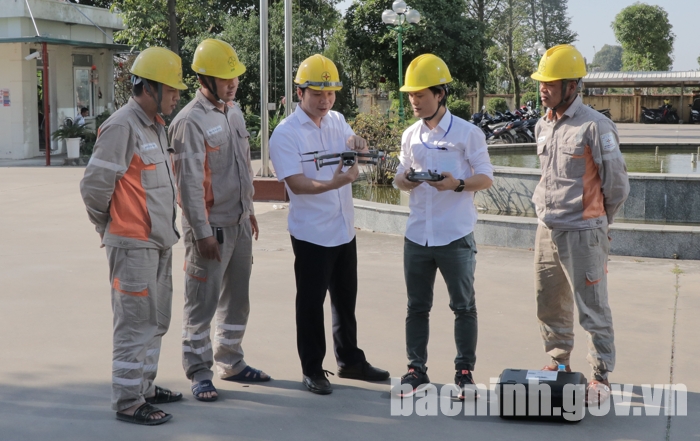 Công ty Điện lực Bắc Ninh tập huấn sử dụng thiết bị bay Flycam