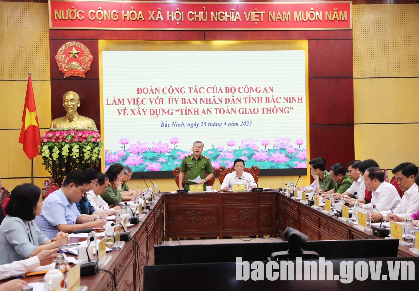 Bộ Công an làm việc với UBND tỉnh Bắc Ninh về xây dựng “Tỉnh An toàn giao thông”