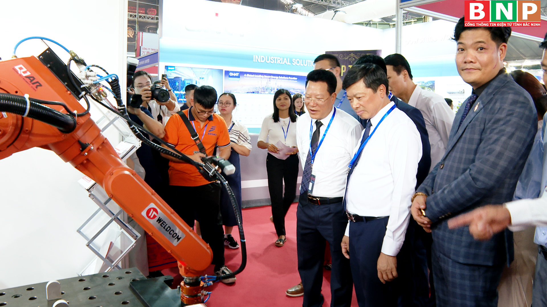 Phó Chủ tịch UBND tỉnh dự khai mạc Triển lãm Công nghiệp và Sản xuất Việt Nam năm 2023
