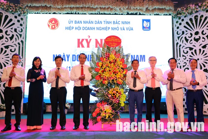 Hiệp hội Doanh nghiệp nhỏ và vừa tỉnh kỷ niệm Ngày Doanh nhân Việt Nam
