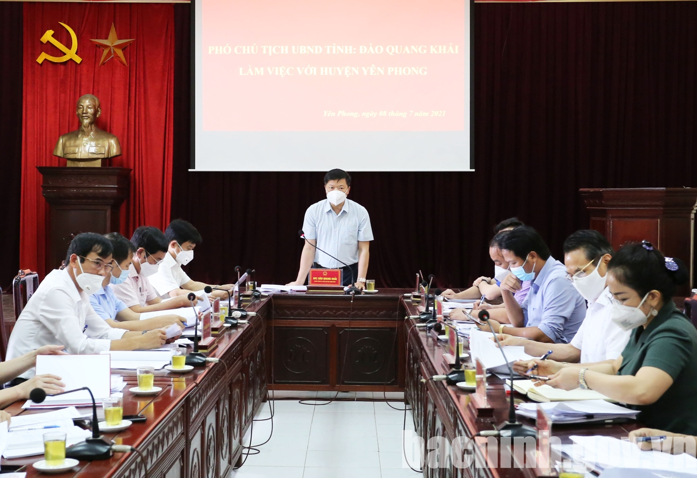 Phó Chủ tịch UBND tỉnh Đào Quang Khải làm việc tại huyện Yên Phong