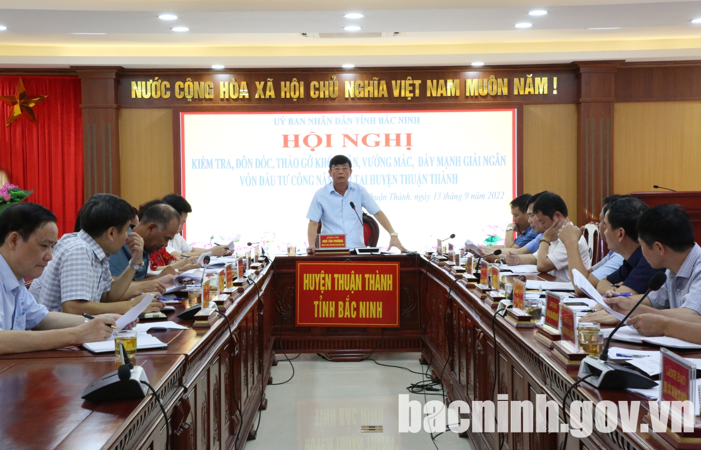 Phó Chủ tịch UBND tỉnh kiểm tra tình hình giải ngân vốn đầu tư công tại huyện Thuận Thành