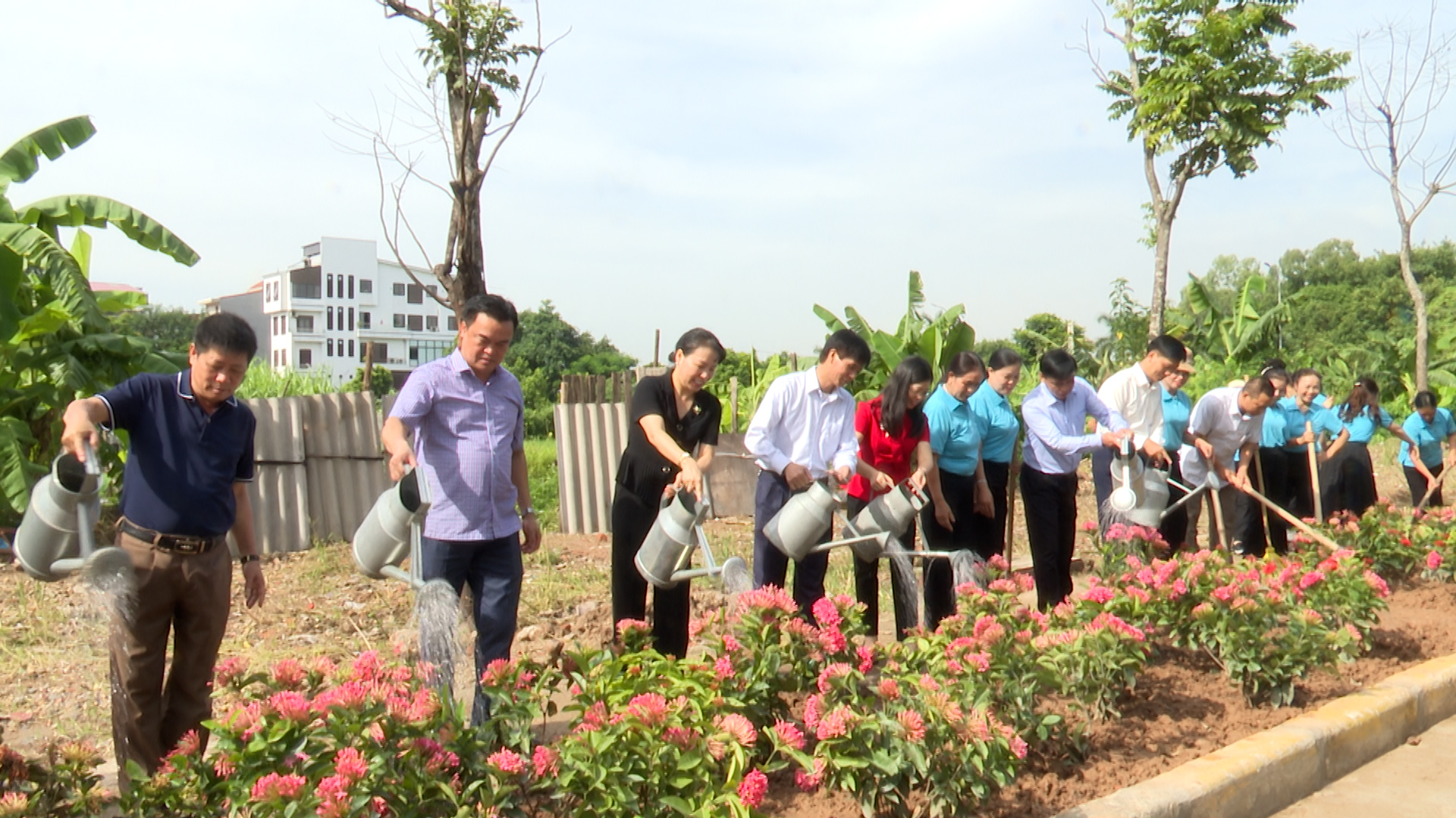 Phụ nữ Từ Sơn đẩy mạnh phong trào thi đua yêu nước, xây dựng thành phố  Từ Sơn giàu đẹp, văn minh