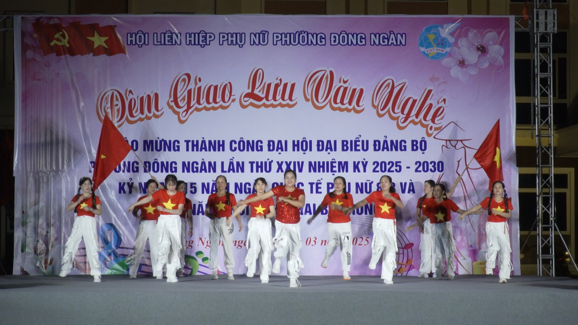 Hội Phụ nữ phường Đông Ngàn tổ chức giao lưu văn nghệ, dân vũ chào mừng Ngày Quốc tế Phụ nữ 8/3