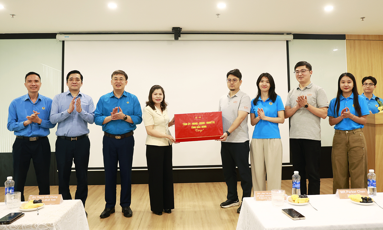 https://bacninh.gov.vn/documents/37632/200619/Tham+nglaodong+1.jpg/e3af2572-2243-351d-c114-30a8af14f530?t=1775627755574