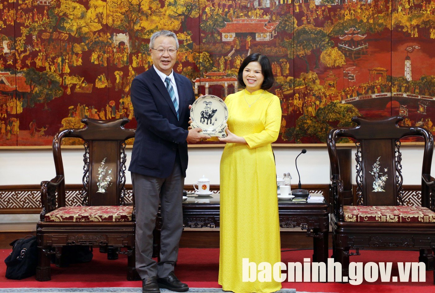 Chairwoman Nguyen Huong Giang receives and works with JFE Engineering Corporation (Japan)
